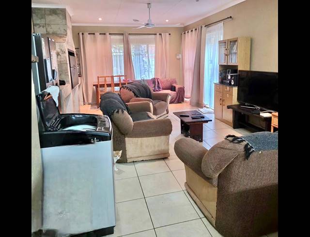 3 BEDROOM HOUSE FOR SALE IN FAUNA PARK